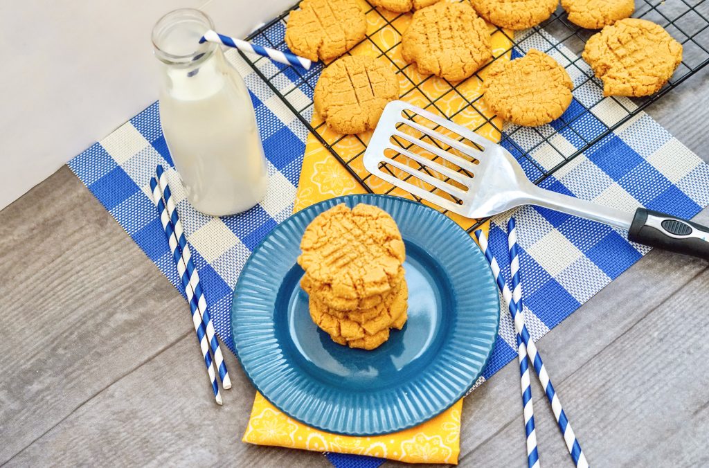 Easy 3 Ingredient Peanut Butter Cookies