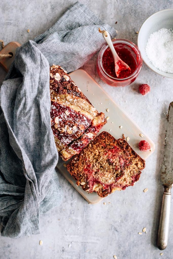 banana bread: healthy snacks for toddlers