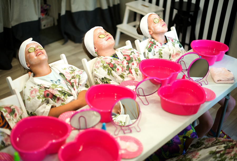 kids having a spa day at home